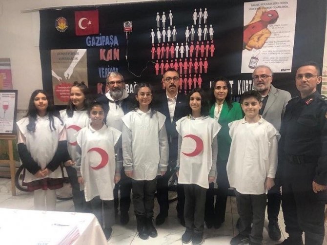 Okuldaki Kampanyada İki Çocuğa Umut Olan Bağış