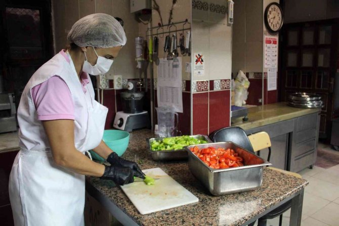 Sinop’ta 7 Bine Yakın Öğrenci Ücretsiz Yemek Hizmeti Alıyor