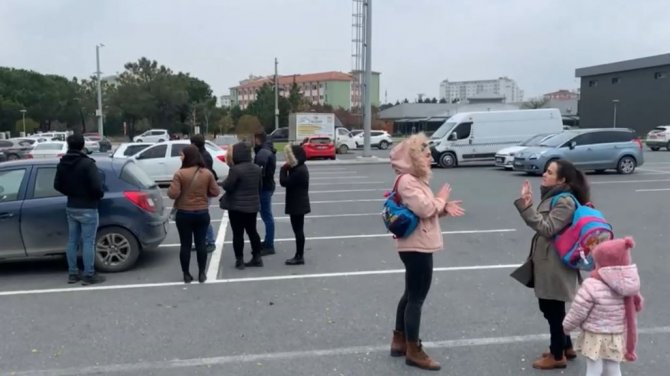 Çocukları Darp Edilen Veliler İle Çosb Müdürü Arasında Gerginlik: 2 Öğretmen Görevden Alındı