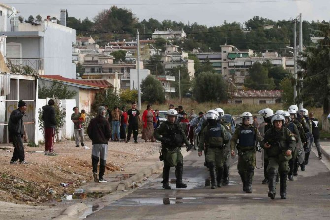 Yunanistan’da 16 Yaşındaki Genci Vuran Polis Hakim Karşısında