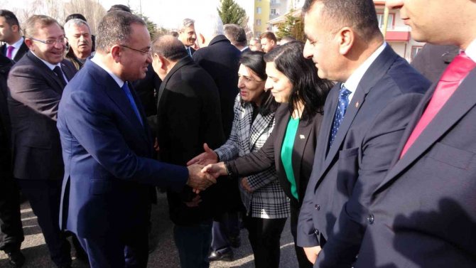 Bakan Bozdağ: “Yunanistan’ı, Amerika’sı, İ̇srail’i Gördü Ama 6’lı Masa Yok, Görmüyor”