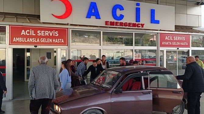 Adana’da Traktör Devrilmesi Sonucu Çok Sayıda İşçi Yaralandı