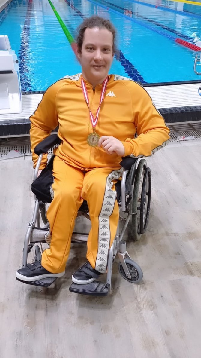 Balıkesirli Para Yüzücü Sinan Balacan Türkiye Şampiyonu