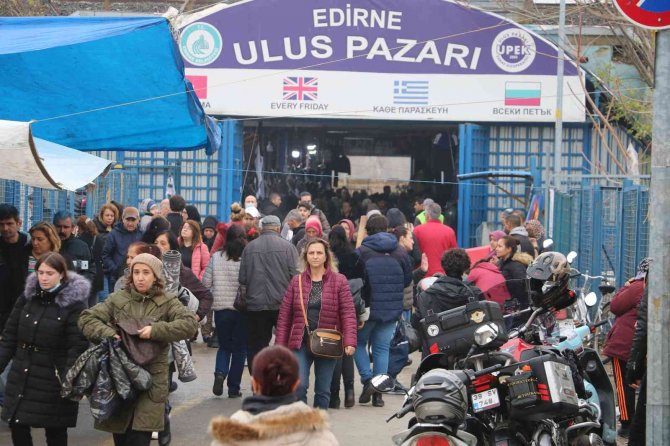Edirne’ye Akın Eden Bulgarlar Esnafın Yüzünü Güldürdü