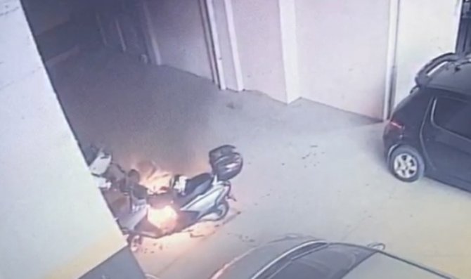 Bursa’da 5 Motosiklet Alevlere Teslim Oldu, O Anlar Kameraya Yansıdı
