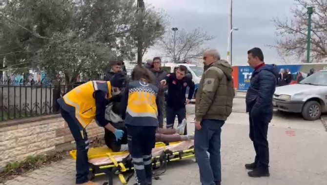 Bursa’nın İ̇znik İlçesinde Otomobil İle Motosiklet Çarpıştı