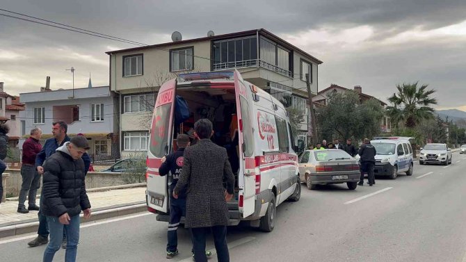 Bursa’nın İ̇znik İlçesinde Otomobil İle Motosiklet Çarpıştı