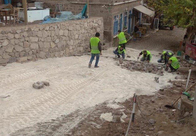 Assos Antik Liman Yolunun Yapımına Başlandı