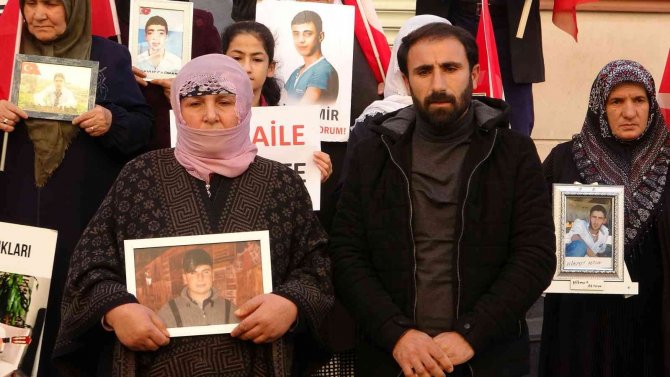 Hdp Önündeki Eyleme Katılım Her Geçen Gün Artıyor