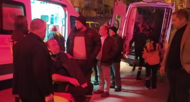 Yangına Giden İtfaiye Aracı Devrildi: 3 Yaralı