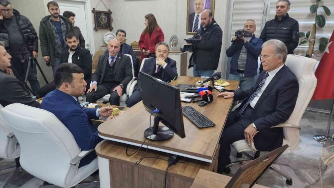 Cumhurbaşkanlığı Yi̇k Üyesi Şahin Suriye Konusunu Değerlendirdi