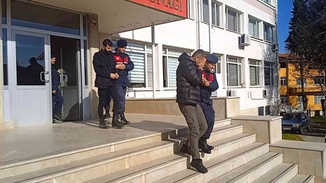 Kefen Parasına Göz Diken Dolandırıcılar, Kapıya Getirilen Emekli Maaşı Da Aldı