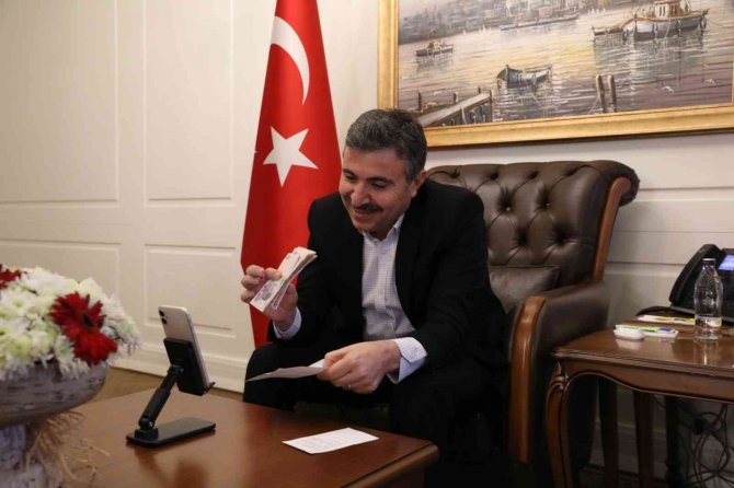 Topladığı Harçlıklarını Düzceli Depremzedelere Yolladı