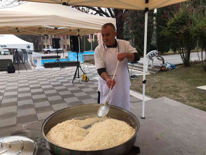 Başkentte Pilav Yeme Günü Düzenlendi