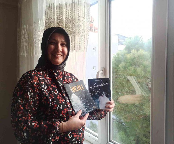 Kahramanmaraş’ta Engelli Oğlu Olan Anne, Hem Üniversite Bitirdi Hem De Kitap Çıkardı
