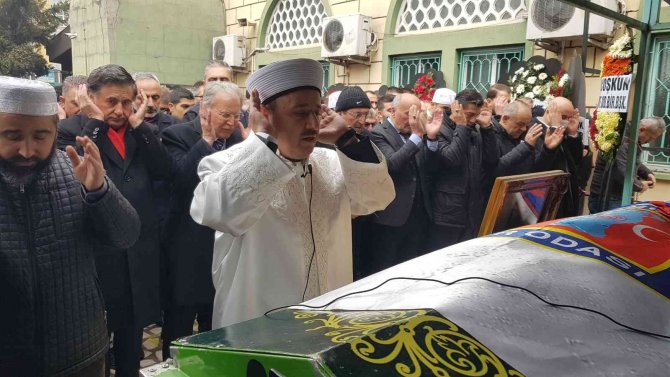Cumhurbaşkanlığı Yi̇k Üyesi Şahin, Karabacak’ın Cenaze Törenine Katıldı