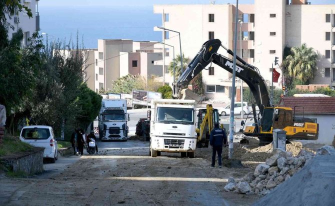 Kuşadası Tütüncüler Kavşağı’ndaki Trafik Çilesi Sona Eriyor