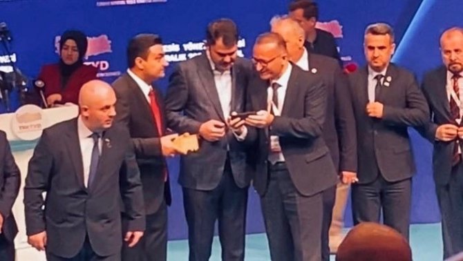 Kütahya Valiliği Motivasyon Ve Eğitim Tırı, “Yılın En İyisi” Ödülünü Törenle Aldı
