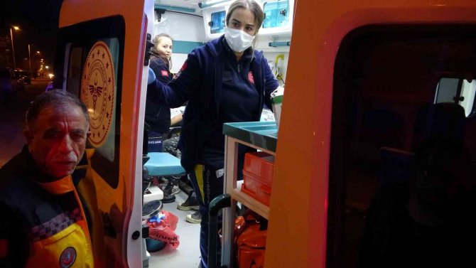 Malatya’da İşçi Servisi İle Otomobil Çarpıştı: 10 Yaralı