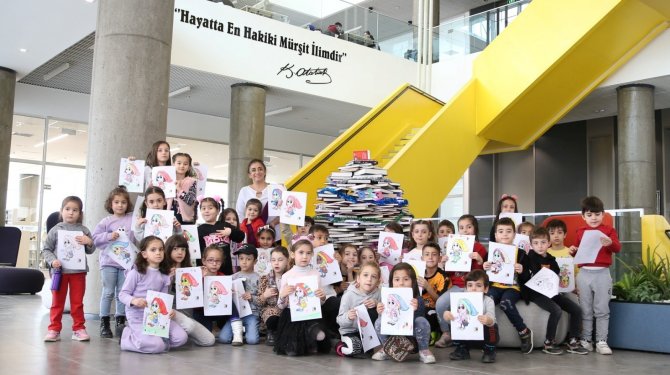 Minikler ‘Masal Saati’nde Keyifli Vakit Geçirdi