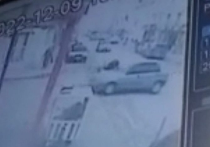 Otomobilin Bisiklete Çarptığı Anlar Kamerada