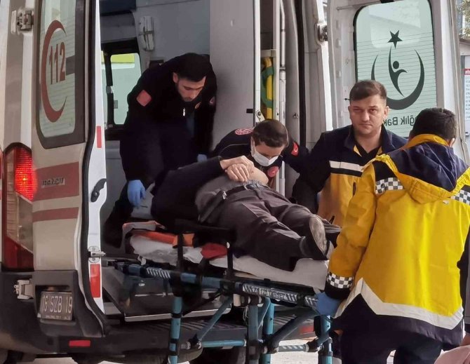 Otomobilin Bisiklete Çarptığı Anlar Kamerada