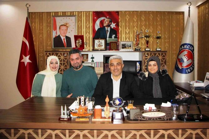Nişan Yüzüklerini Başkan Fatih Çalışkan Taktı