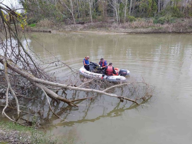 Sakarya Nehri’nde Kadın Cesedi Bulundu