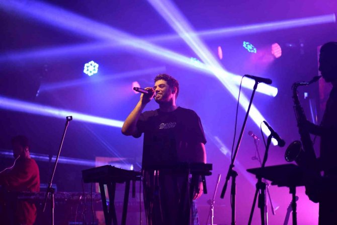 Bursa’da Festival Ateşi Sertab Erener İle Yandı