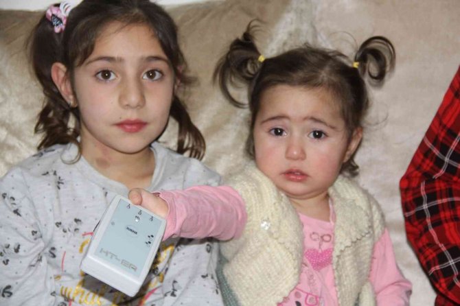 İ̇şitme Engelli Anne Ve Baba Ağlayan Bebeklerini Böyle Duyuyor