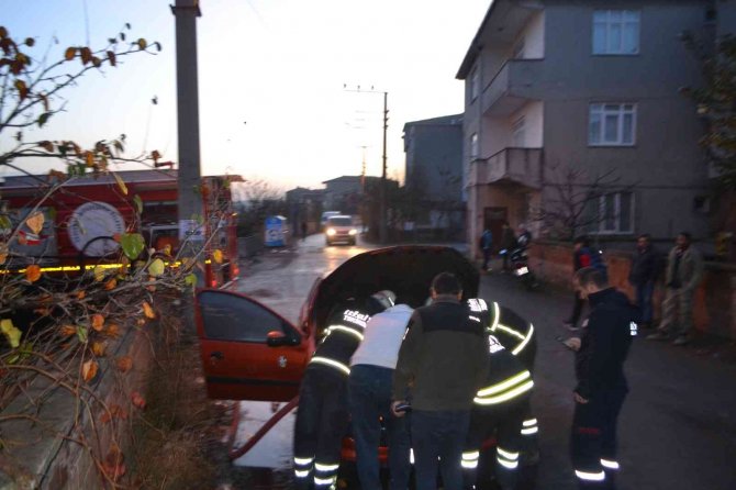 Çorlu’da Lpg’li Otomobil Alev Aldı