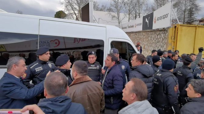 Tartışmalı Kararlar Veren Hakemlere İ̇negölspor Yönetiminden Tepki