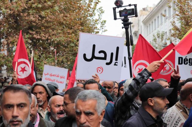 Tunus’ta Cumhurbaşkanı Said Protesto Edildi