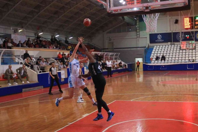 Tkbl: İ̇zmit Belediyespor: 86 - Tarsus Belediyesi: 82