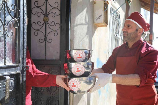Başkale Aşevinden, Her Gün 214 Kişiye Sıcak Yemek