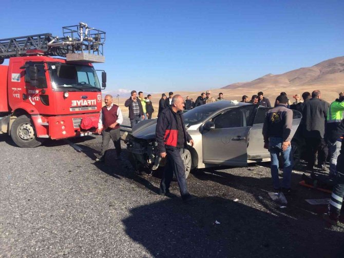 Van’da Trafik Kazası; 1 Ölü, 6 Yaralı
