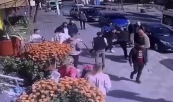 Zeytinburnu’nda Elinden Aldığı Bıçakla Hırsızı Yaraladı