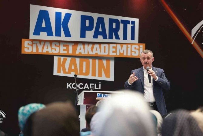 Başkan Büyükakın: "Ak Parti Siyasetinde Kadın Bir Nesne Değil, Öznedir"