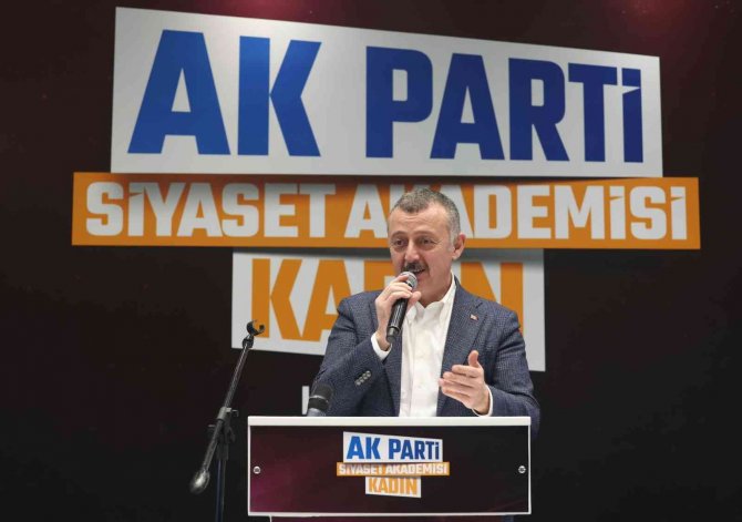 Başkan Büyükakın: "Ak Parti Siyasetinde Kadın Bir Nesne Değil, Öznedir"