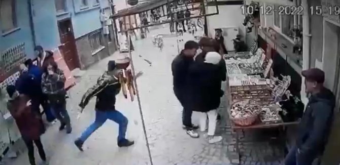 Eskişehir’e Gezmeye Gelen Genç Bıçaklı Saldırıya Uğradı