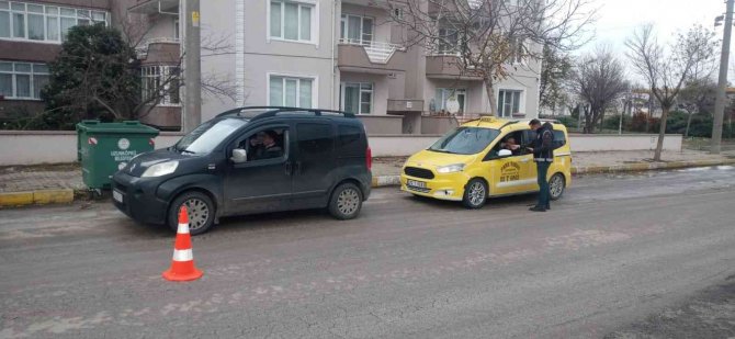 Edirne’de Düzensiz Göçmen Ve Huzur Güven Denetimi Yapıldı