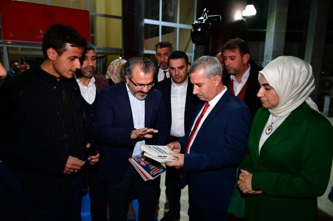 ‘Bilinçli Aile Ve Gençlerimiz’ Seminerine Vatandaşlardan Yoğun İlgi