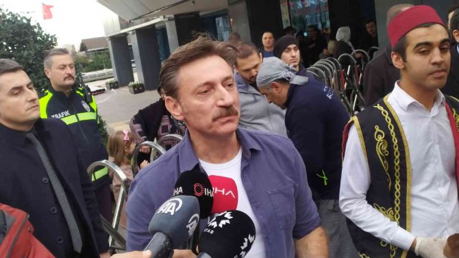 Bahçelievler’de Kestane Festivali’nde 5 Ton Kestane Dağıtıldı