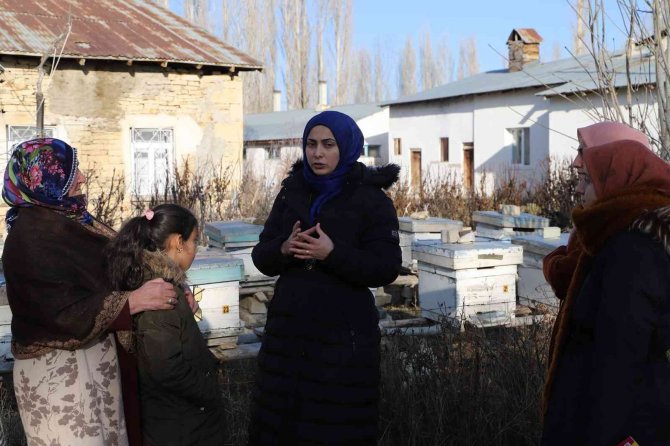 Bayburtlu Kadınlar Köy Yaşam Merkezlerinde Modern Tarım Yöntemlerini Öğreniyor