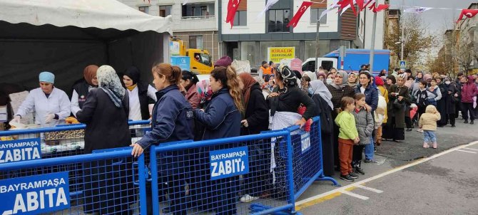 Bayrampaşa’da Yapılan Balık Festivali’nde 3 Ton Hamsi Dağıtıldı