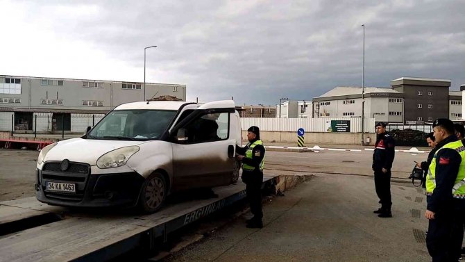 Bursa’da Jandarma 700 Kilo Kaçak Sakatat Ele Geçirdi