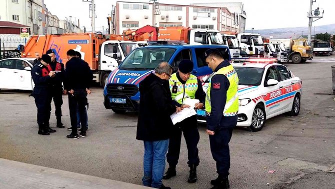Bursa’da Jandarma 700 Kilo Kaçak Sakatat Ele Geçirdi