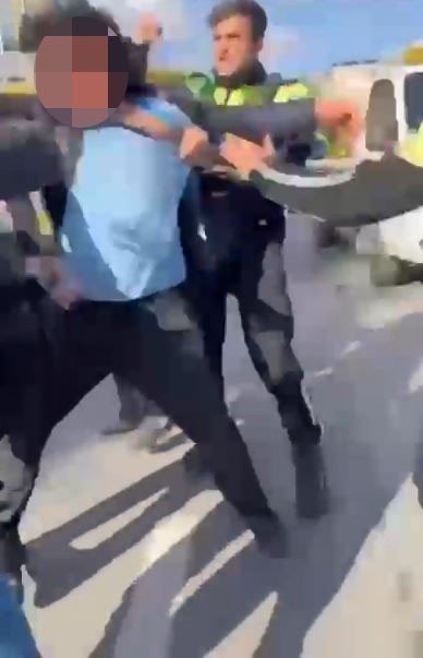 Kapı Anahtarıyla 3 Polisi Ve Bir Vatandaşı Yaralayan Motokurye Tutuklandı