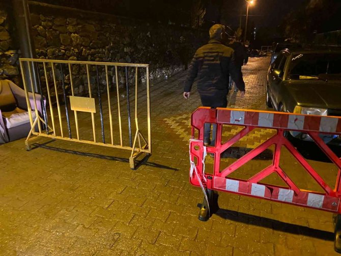 Söke’de Aşırı Yağış Okulun İstinat Duvarını Yıktı