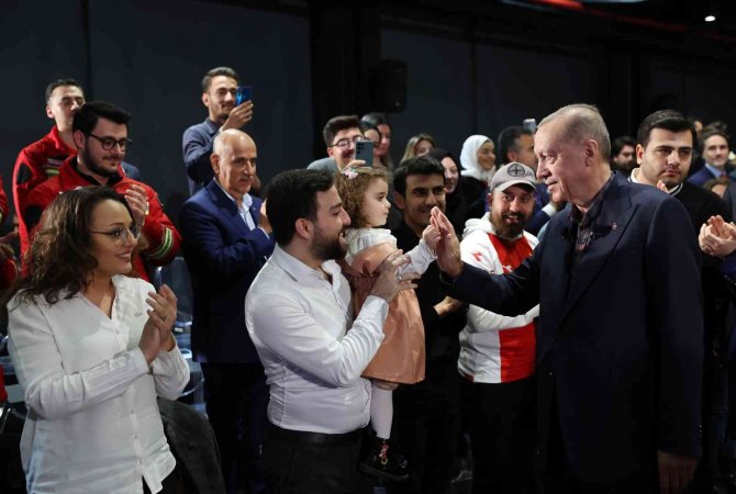 Cumhurbaşkanı Erdoğan: "Tayfun Füzesi Yunan’ı Ürkütüyor ‘Atina’yı Vurur’ Diyor, Vuracak Tabi"